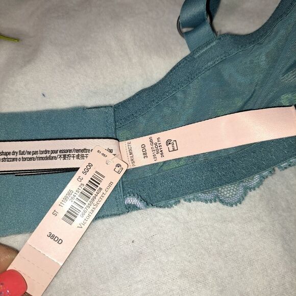 NWT Victoria Secret Dream Angels Bra - Picture 13 of 16